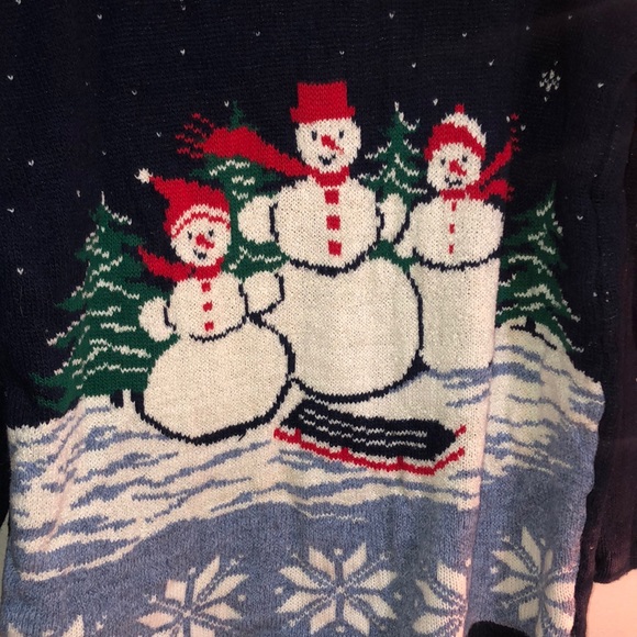 Oversized Ugly Sweater - Picture 2 of 3
